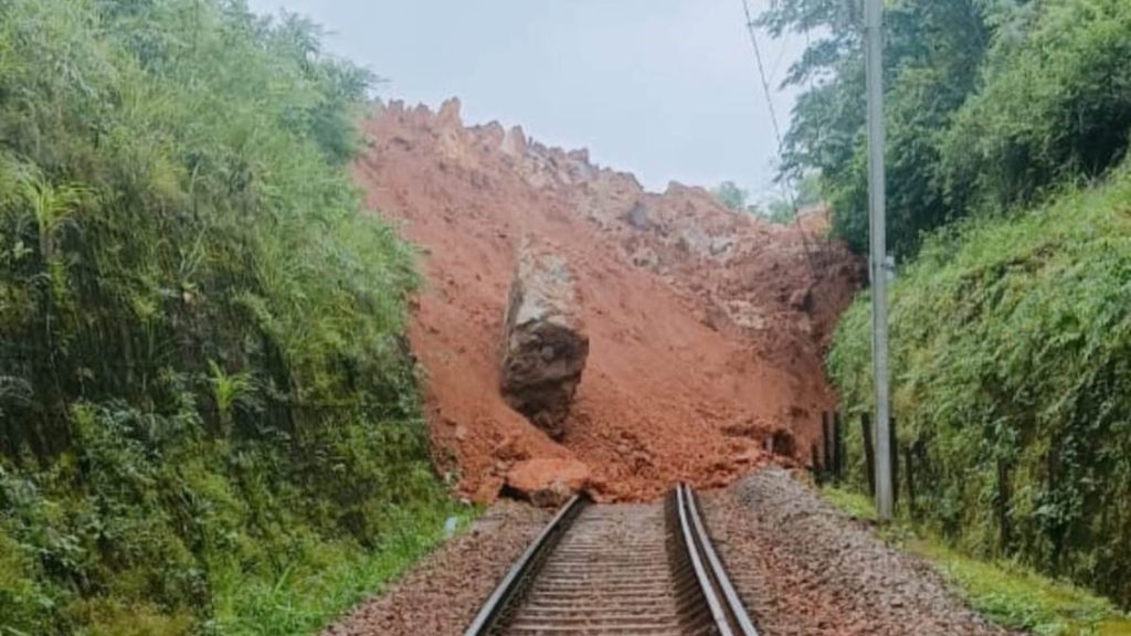 24 09 2023 landslide in dantewada