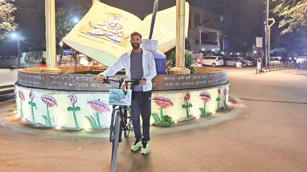 30 01 2024 robin singh travel with cycle reached in raipur